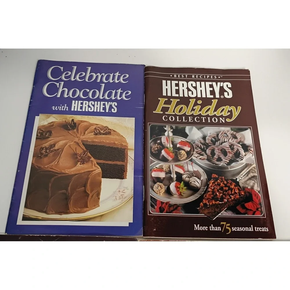 Lot of 4 Hershey's Paperback Cookbooks, Chocolate Desserts, Hershey's Holidays